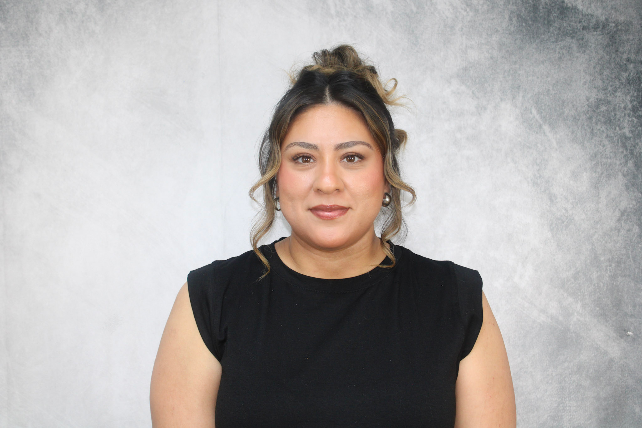 Leslie, General Manager